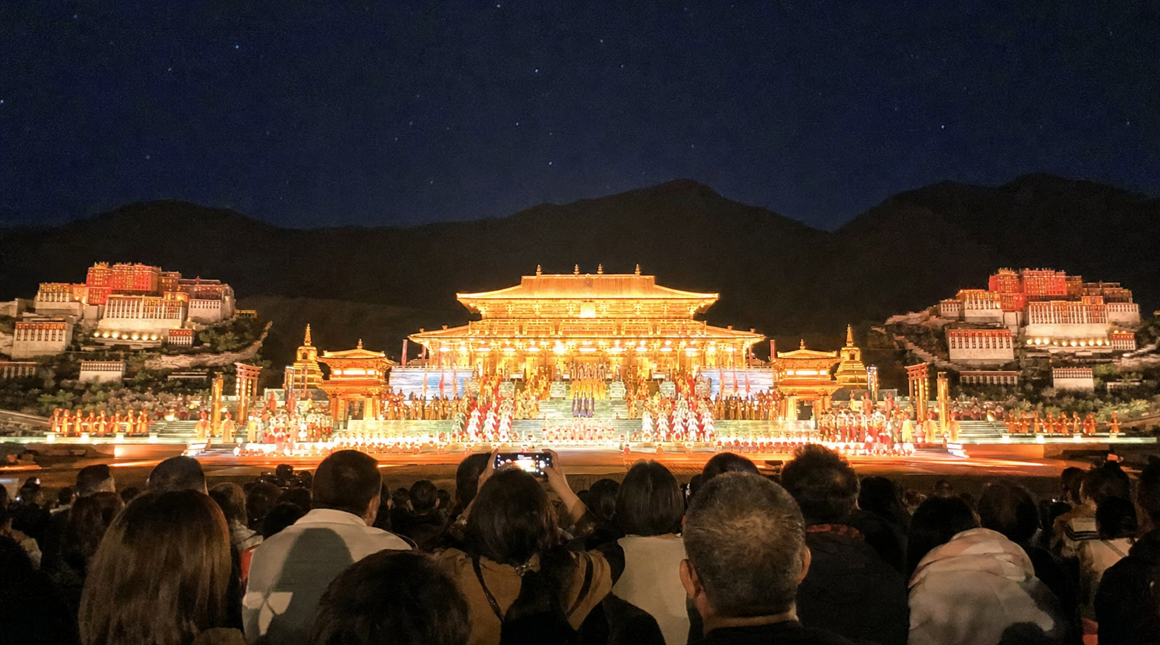 Read more about the article 西藏拉薩《文成公主》：在海拔3600米的夜晚，看一場千年和親